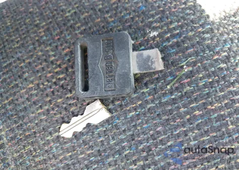 2000 Chevrolet Silverado 1500 из США, поврежденный, VIN 1GCEC14W6YZ182571